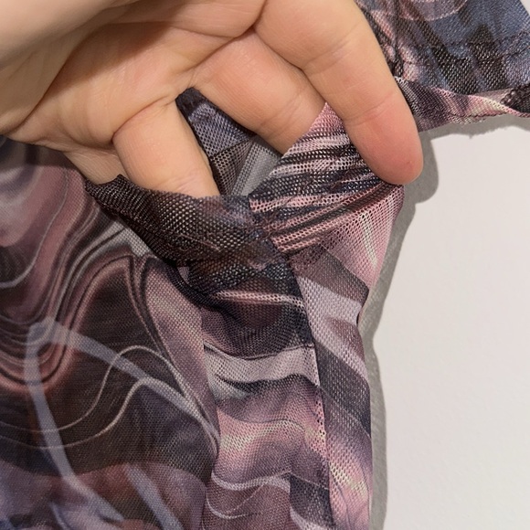 Y2K marble swirl patterned mesh tee - Picture 6 of 6